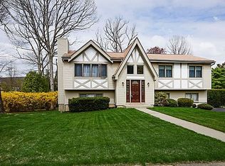 10 Beeman Pl, Succasunna, NJ 07876