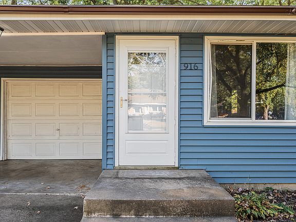 4th image of 916 38th Ln