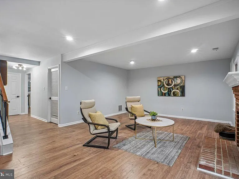 10108 Ebenshire Ct — Photo 15