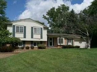 3676 Hutchins Hill Dr, West Bloomfield, MI