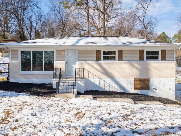 1003 E Circle Dr, Rossville, GA 30741