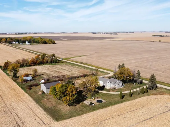 28455 180th St, Reading, MN 56165