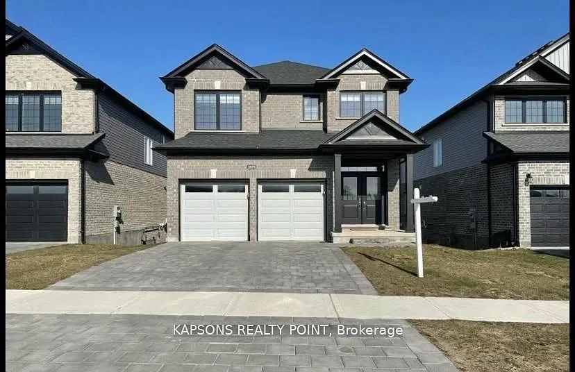 4 bed, $2,700 — Photo 1