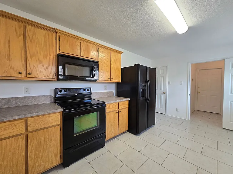 3906 Kevin Shaw Dr — Photo 7