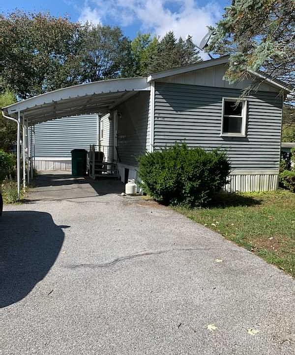 1st image of 90 Elm Ln