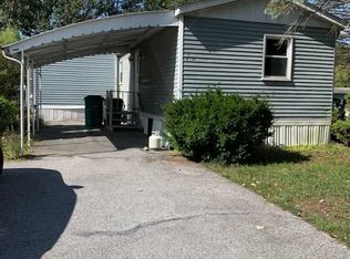 90 Elm Ln, Pleasant Valley, NY 12569