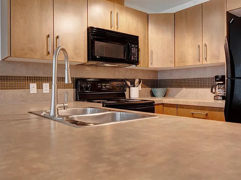 210 15th Ave SE #1302 — Photo 15