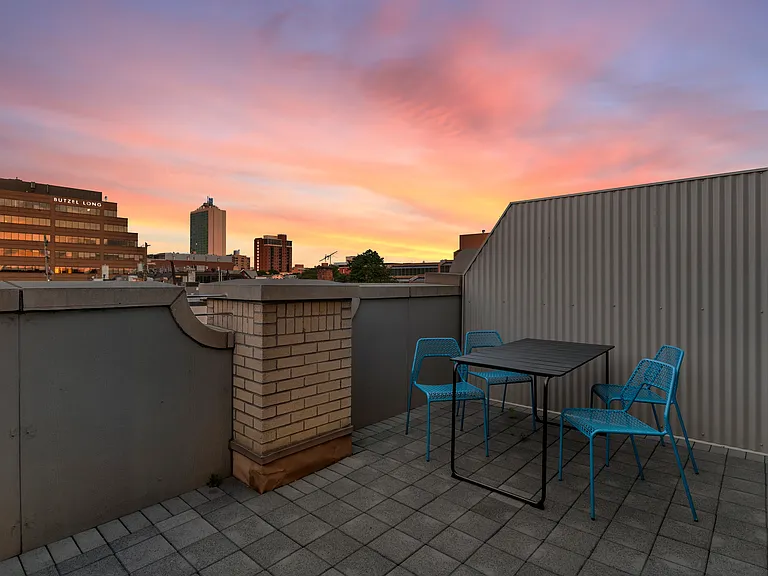 Exhibit A2 Apartments — Photo 27