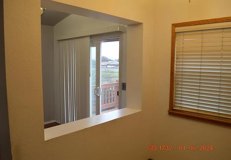 1561 Spring Ct — Photo 11