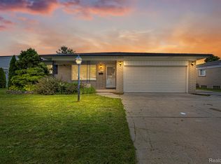 26821 Northmore St, Dearborn Heights, MI 48127