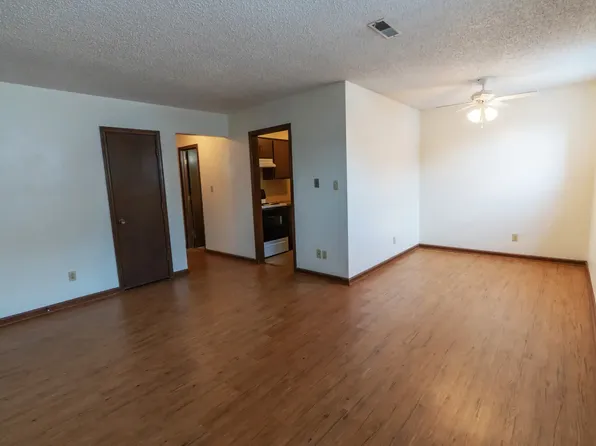 923 Vattier St APT 2, Manhattan, KS 66502