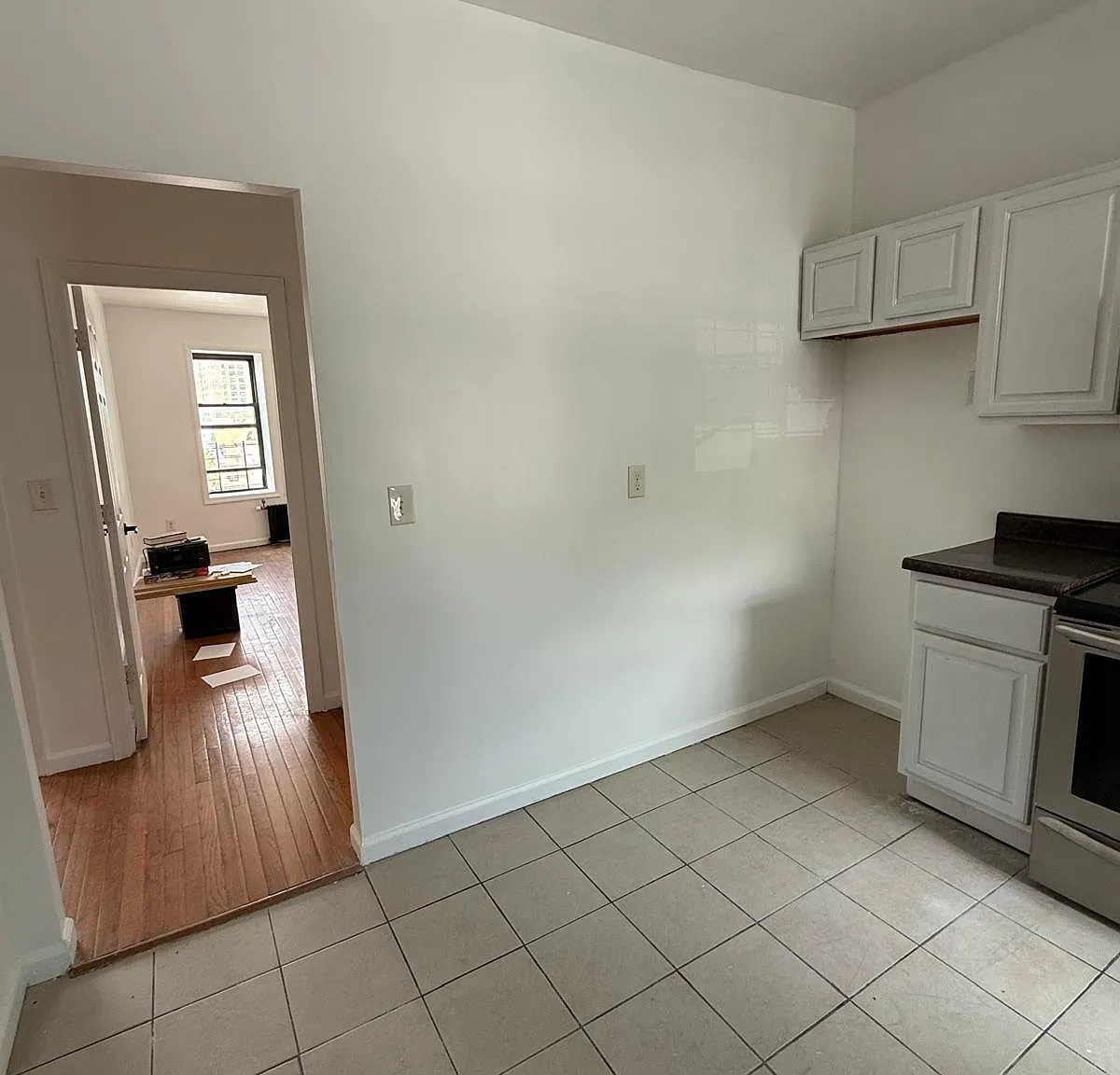 3 bed, 1100 sqft, $2,997 — Photo 2