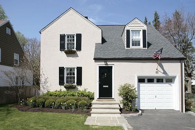 1st image of 85 Overlook Ave