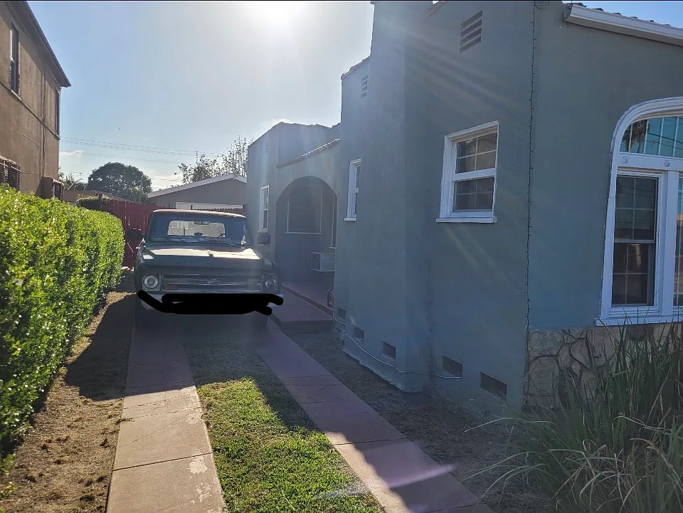 3 bed, 1377 sqft, $3,200 — Photo 2