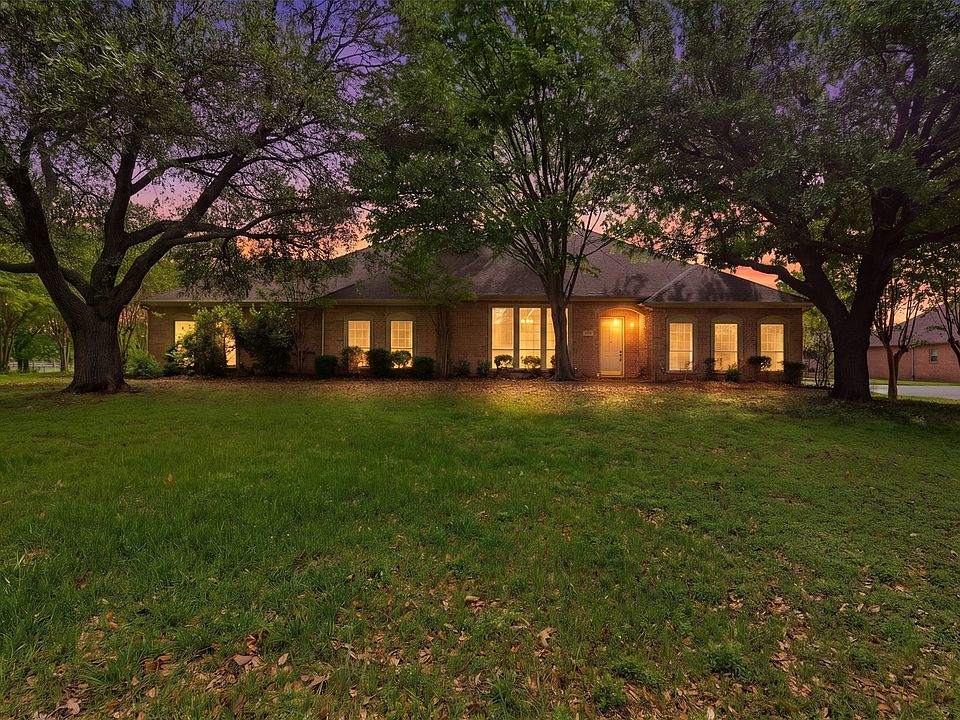 1st image of 270 Brookbend Dr
