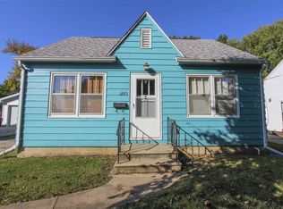 1222 Parker St, Cedar Falls, IA 50613