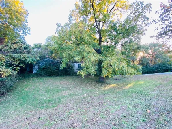 2701 NW 68th St, Kansas City, MO 64151