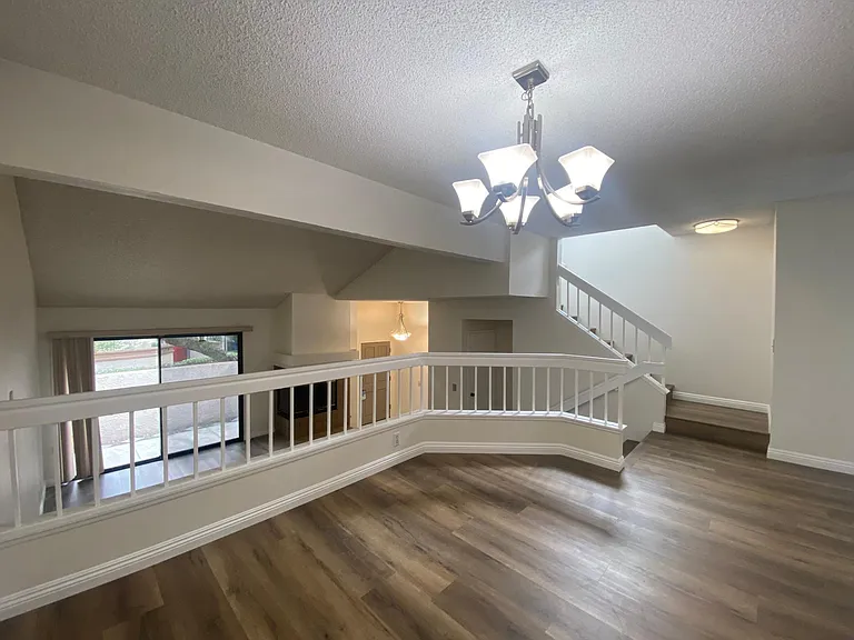 17 Rock Cliff Pl — Photo 12