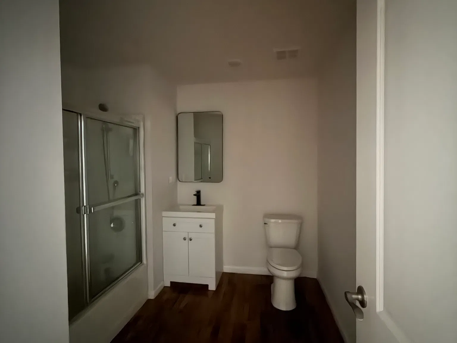 3 bed, 1100 sqft, $3,150 — Photo 3