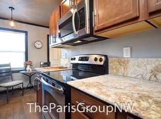 3024 SW Avalon Way, Seattle, WA 98126