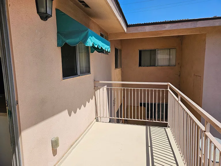 1414 W McFadden Ave — Photo 5