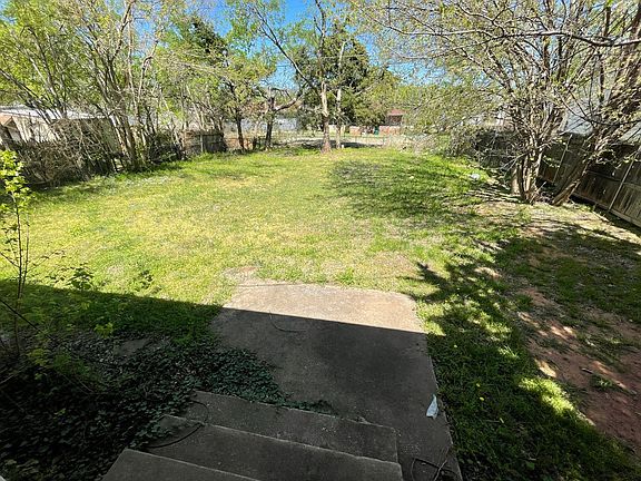 3rd image of 1713 NE 25th St