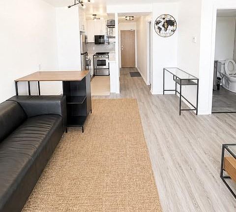 3rd image of 150 Charlton Ave E #1201