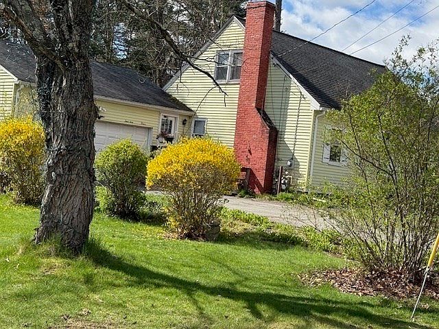 2nd image of 23 Jonathan Dr