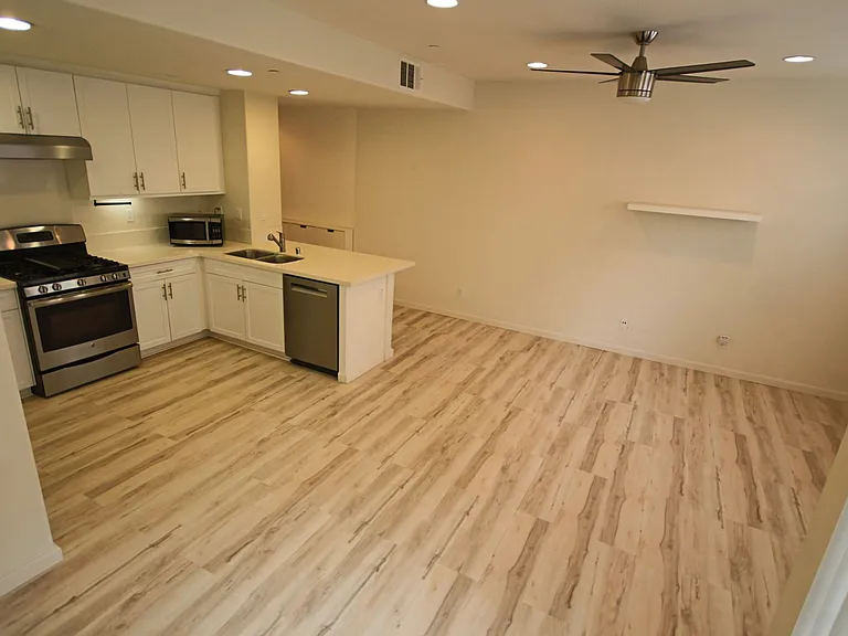 8897 Lightwave Ave — Photo 9