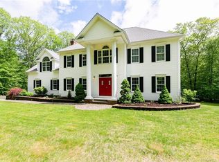 725 Nortontown Rd, Guilford, CT 06437