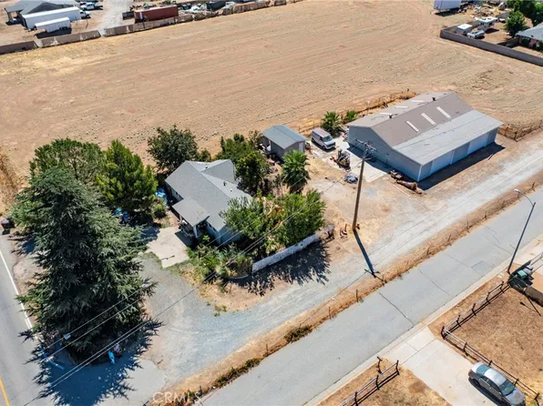 1574 W Lincoln St, Banning, CA 92220