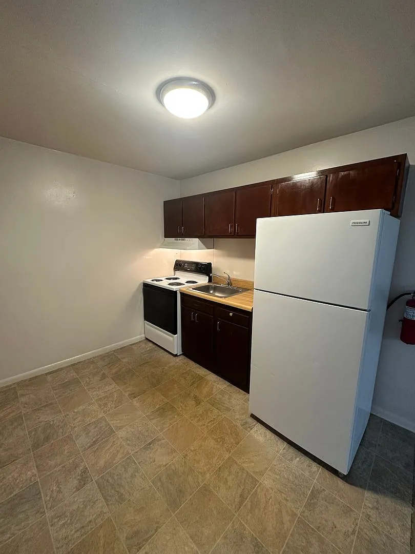 34 East Eagle Road — Photo 3