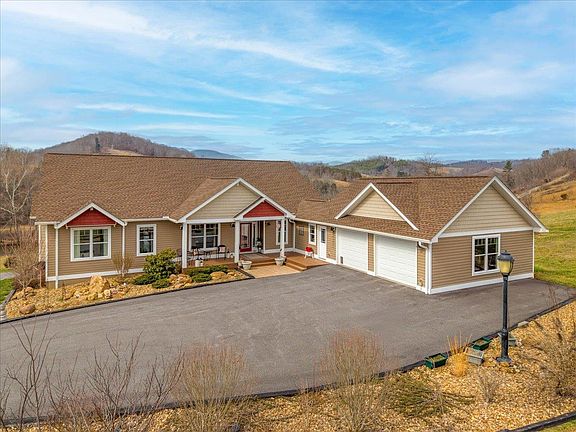 3rd image of 130 Serenity Hills Ln