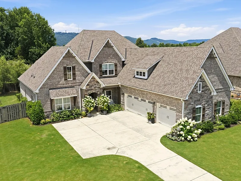 5 bed, 4.5 bath, 3537 sqft, $3,700 — Photo 1