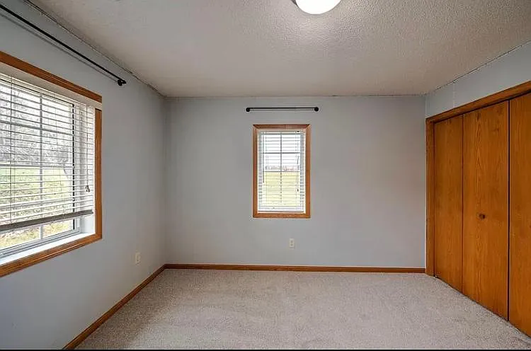 3 bed, 1400 sqft, $1,800 — Photo 2