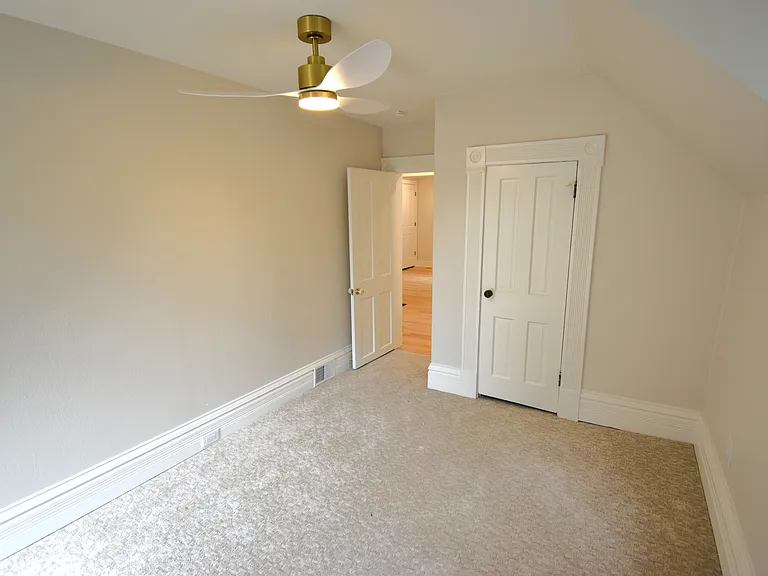 2105 S Fillmore St — Photo 43