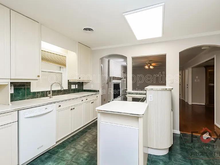 2049 Charlotte Hwy — Photo 13