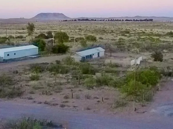 1008 N Ordenar St, Marfa, TX 79843
