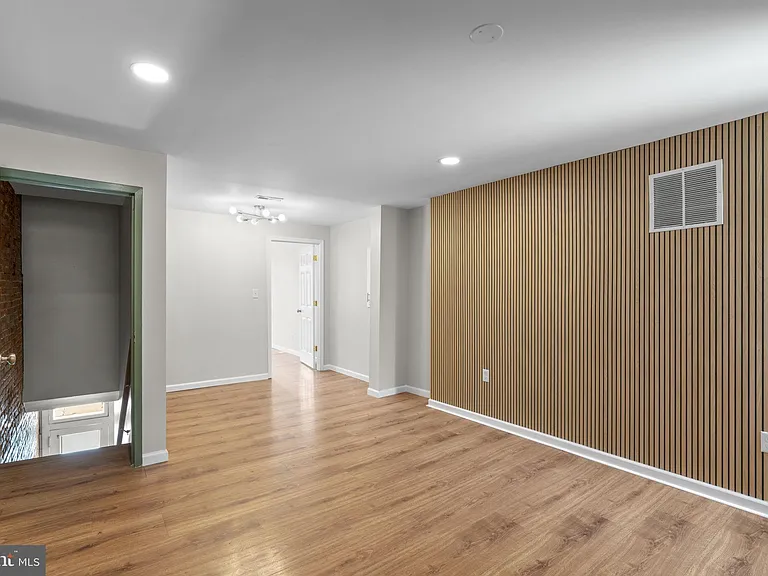 1305 Light St #2 — Photo 6