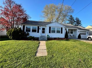 15 Winthrop St, Riverside, RI 02915