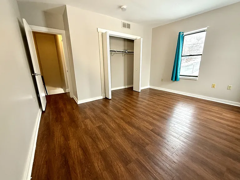 Master Bedroom Large closet