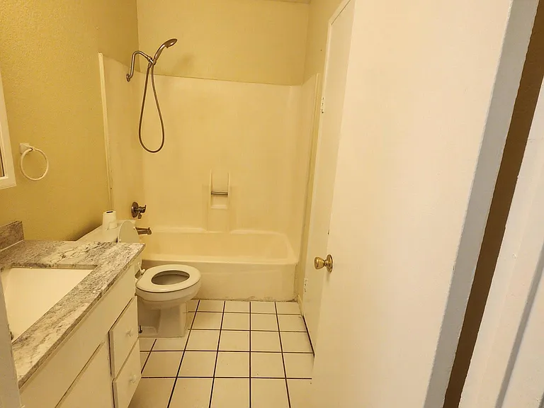 745 S Lark Ellen Ave — Photo 18