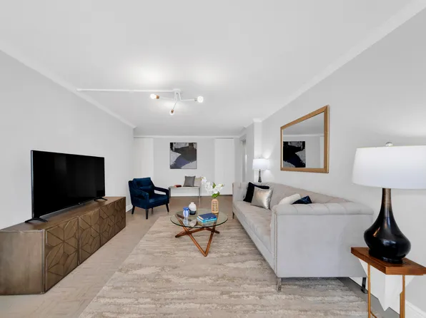 345 East 73rd Street image 2 of 13