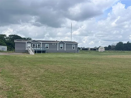 470 FM 896 Photo 1