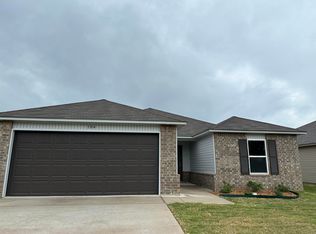 104 Im Dr, Maumelle, AR 72113