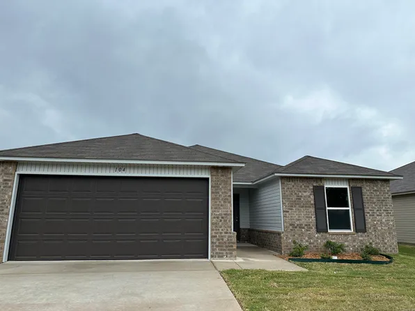 104 Im Dr, Maumelle, AR 72113