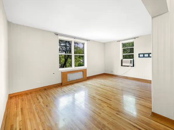 2514 East 7th Street image 1 of 9