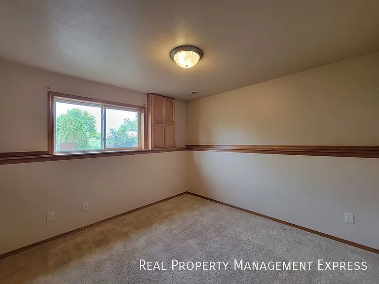 5901 S Mandy Ave — Photo 16