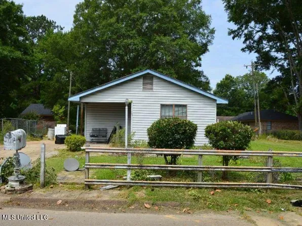 385 Read Dr, Columbus, MS 39702