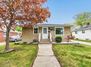 1875 Smith St, Green Bay, WI 54302